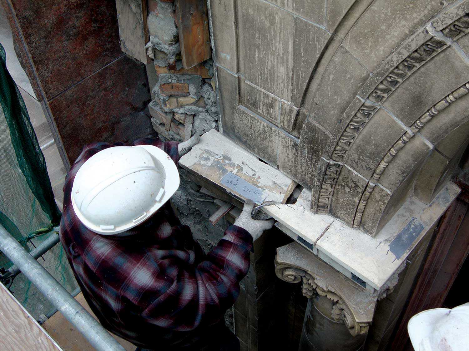 Dismantling select terra cotta pieces in the façade of Toronto’s Elgin and Winter Garden Theatre Centre that are deteriorated and require replacement.