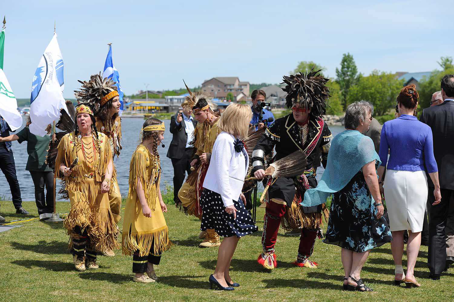 Sandokwa performing the Huron-Wendat Friendship Dance at  Champlain’s Legacy event, June 2016 (Photo: CNW/Stephan Potopnyk)