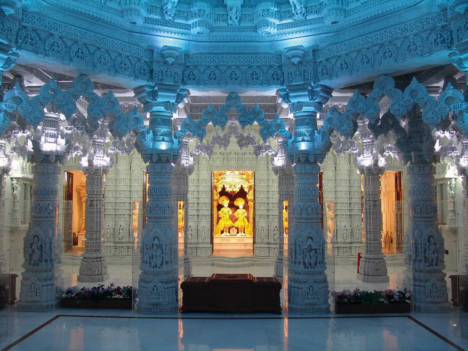 Inside the BAPS Shri Swaminarayan Mandir (Photo courtesy of BAPS Shri Swaminarayan Mandir)