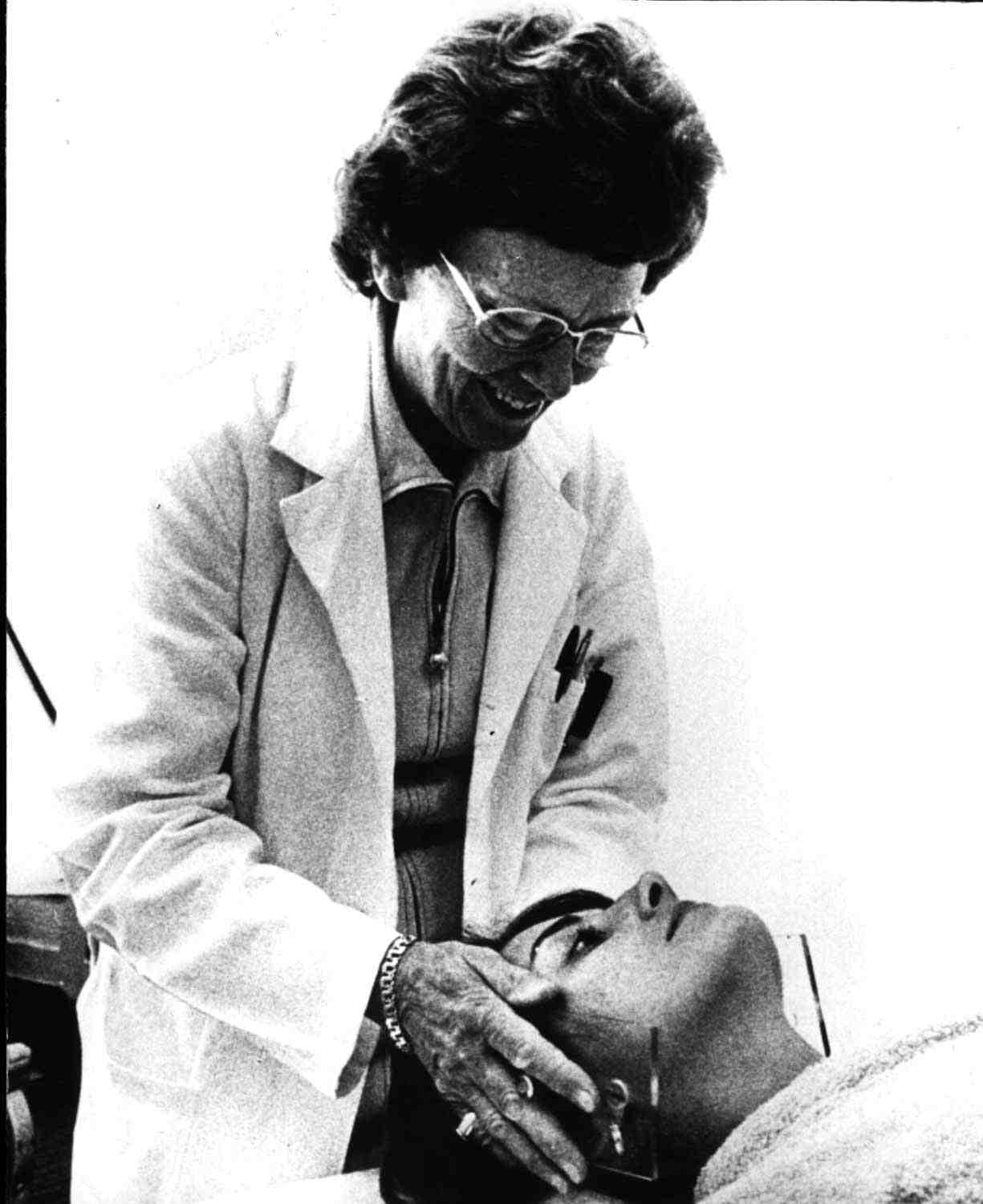 Dr. Peters adjusting a patient for radiotherapy. Collection of Dr. Charles Hayter.