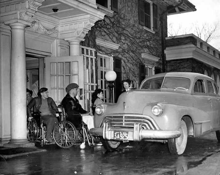 Lyndhurst Lodge, a community-based rehabilitation centre, was established to assist Canadian veterans who had suffered spinal cord injuries in the Second World War. Photo Courtesy of Spinal Cord Injury Ontario.