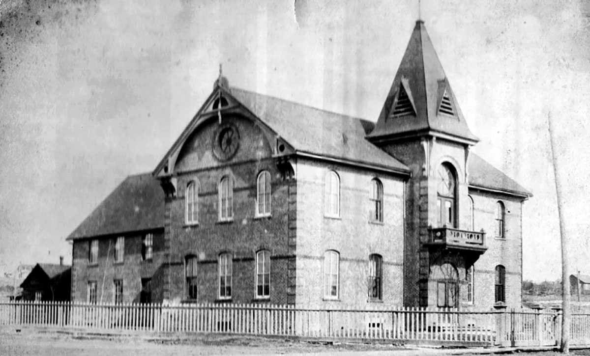 Central School Thunder Bay (from the collection of the Thunder Bay Museum)
