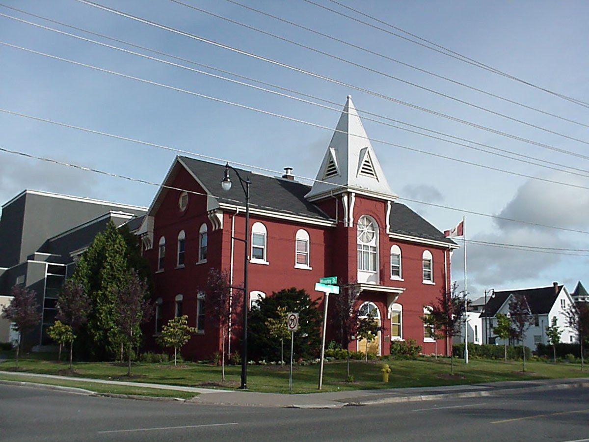 Magnus Theatre 2002 (Photo: Thunder Bay City Archives)