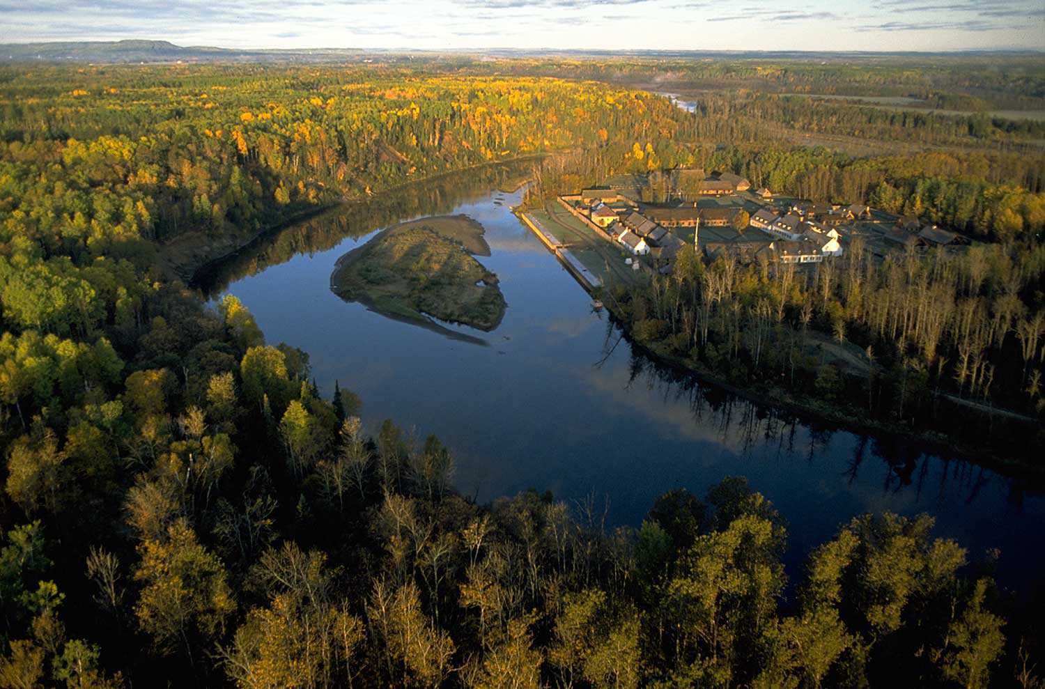 The Arctic Watershed is the natural high point where rivers and lakes flow in one direction towards Hudson’s Bay and in the other towards the Great Lakes. Shown here, Old Fort William, Thunder Bay (Photo © Ontario Tourism 2008)